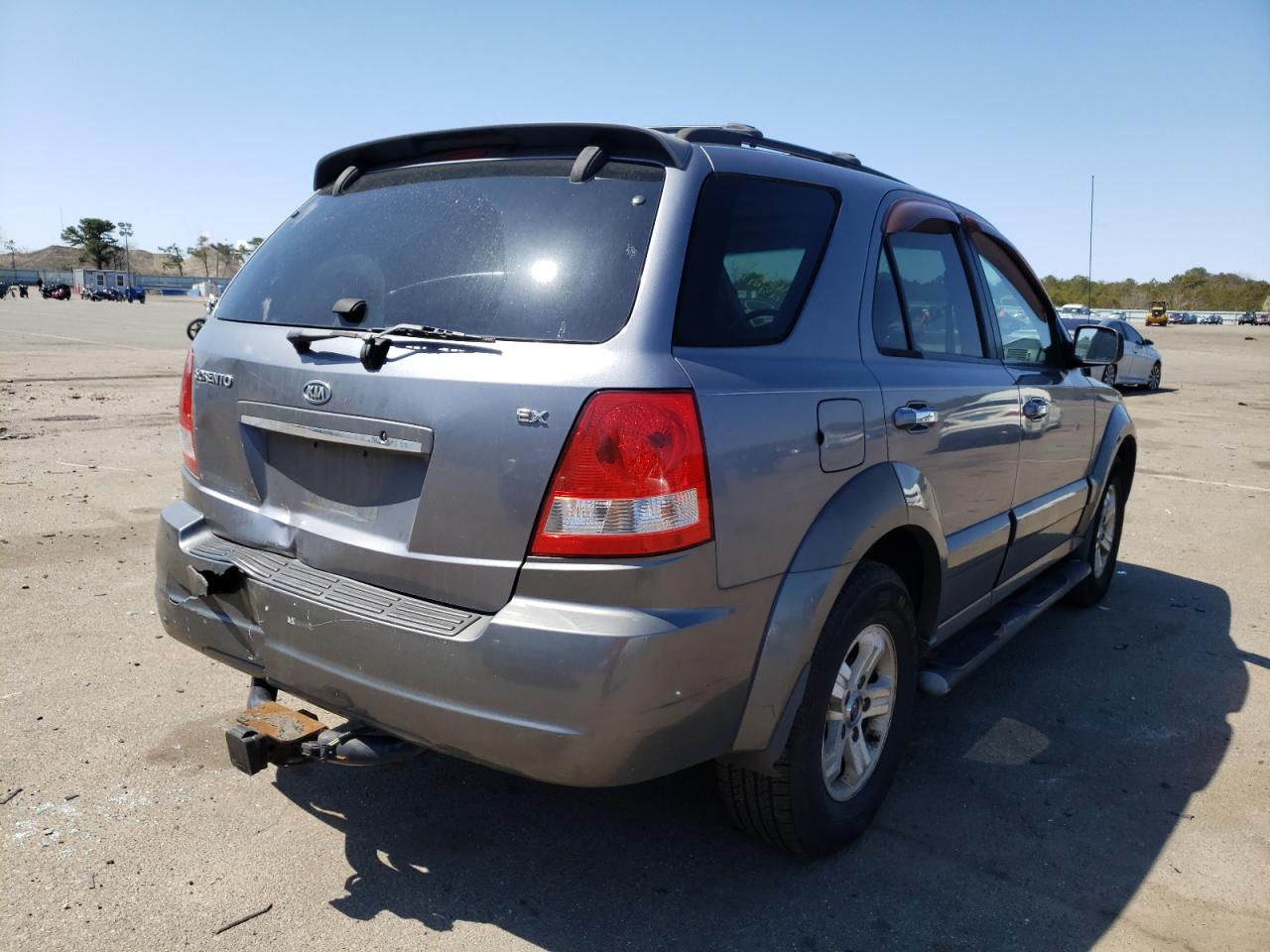 Photo 4 from auction – 2005 KIA SORENTO EX with VIN KNDJC733155437090