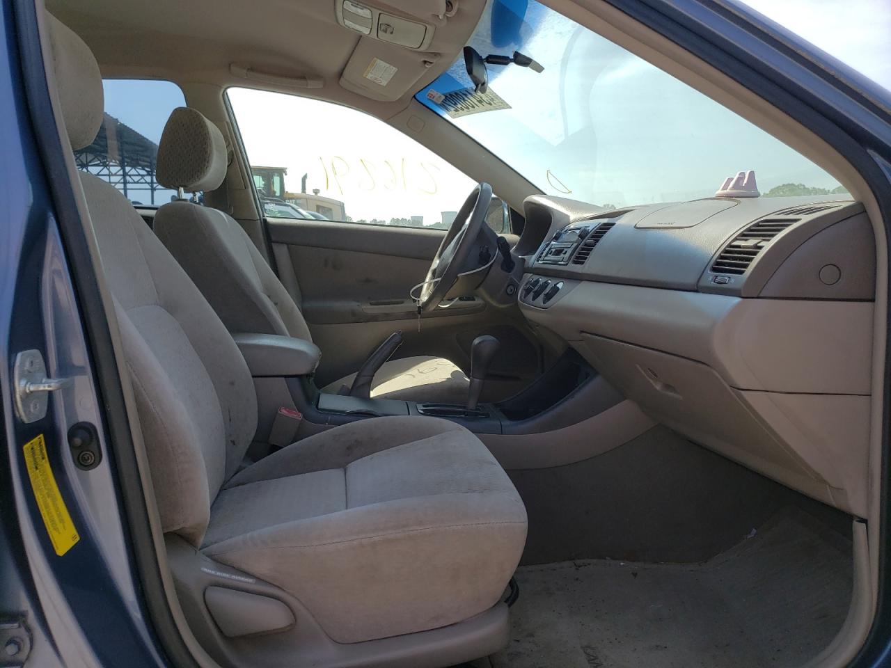 Photo 5 from auction – 2003 TOYOTA CAMRY LE with VIN 4T1BE30KX3U738555