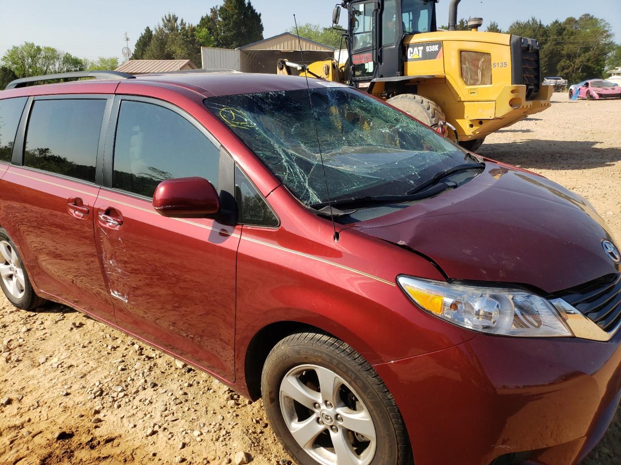 Photo 9 from auction – 2011 TOYOTA SIENNA LE with VIN 5TDKK3DC9BS052803