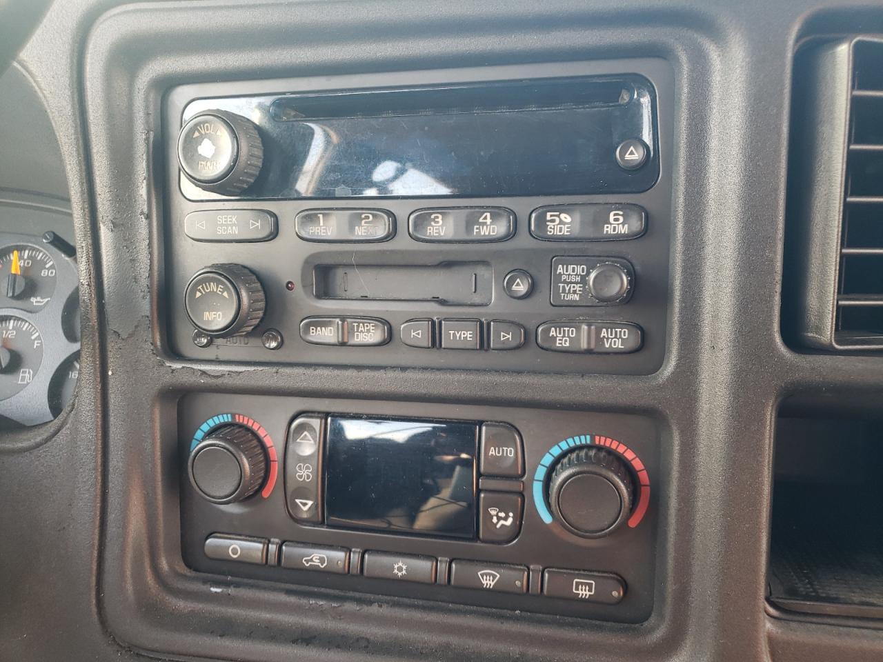 Photo 9 from auction – 2006 CHEVROLET SILVERADO with VIN 2GCEC13TX61212748