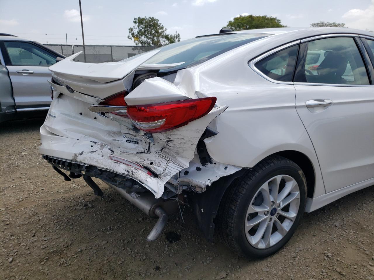 Photo 9 from auction – 2020 FORD FUSION TIT with VIN 3FA6P0SU5LR223571