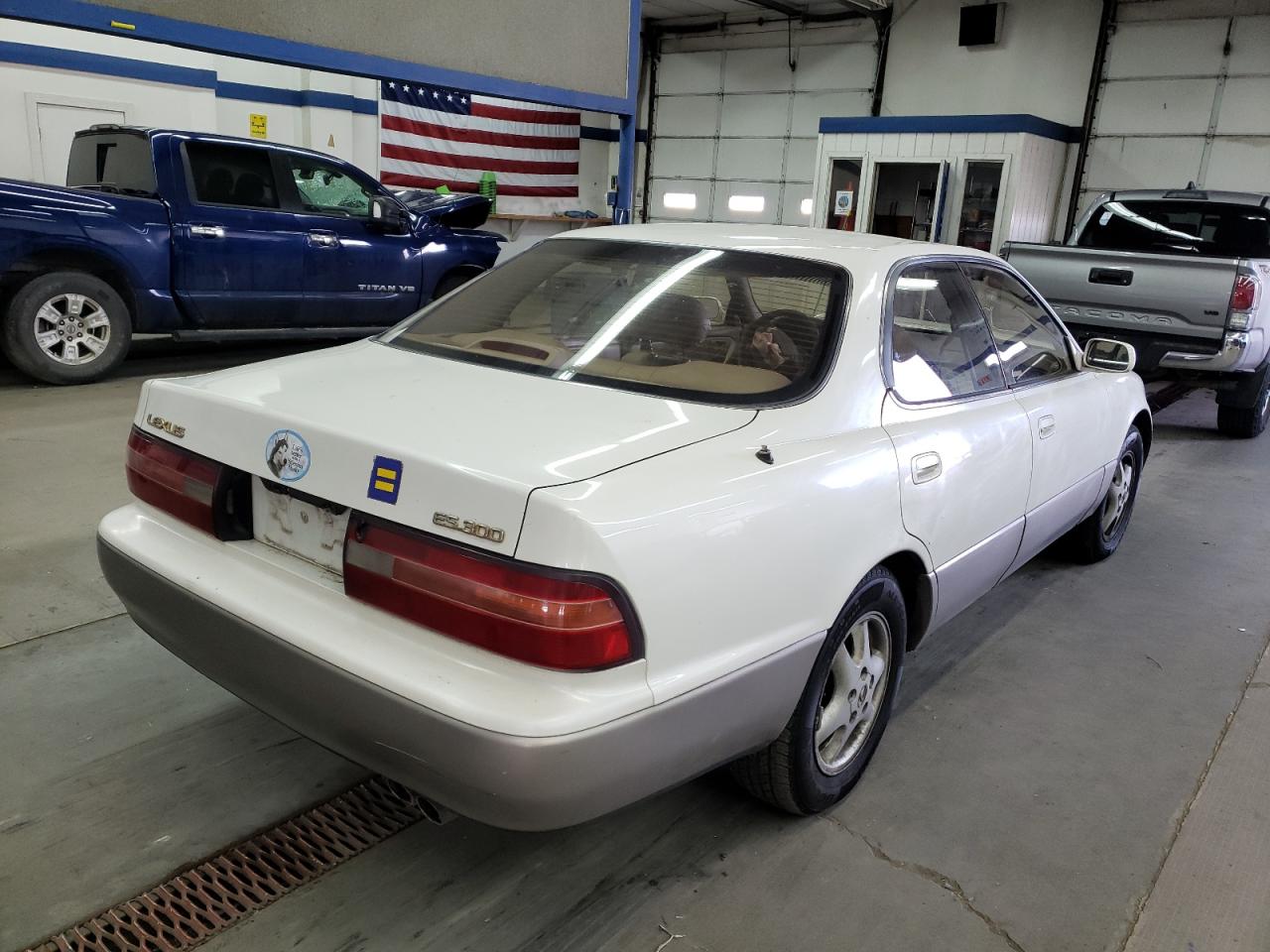 Photo 4 from auction – 1995 LEXUS ES 300 with VIN JT8GK13T0S0100606