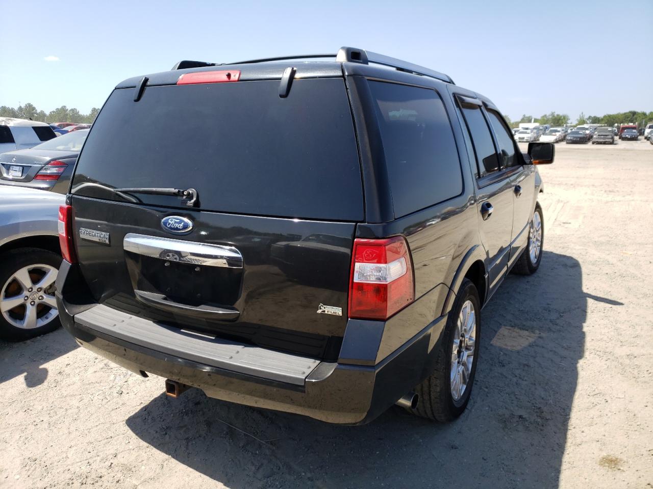 Photo 4 from auction – 2011 FORD EXPEDITION with VIN 1FMJU1K52BEF07622