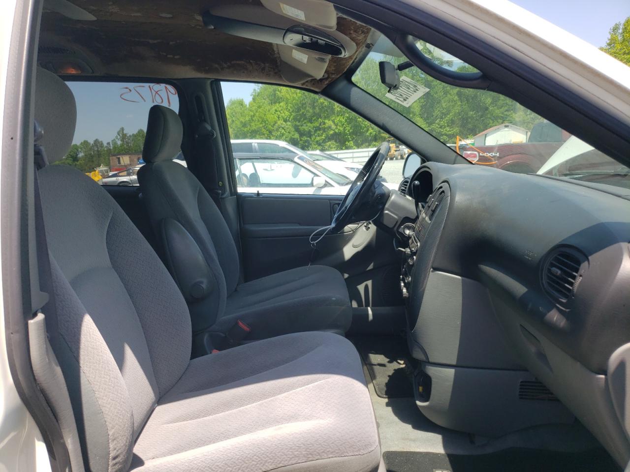 Photo 5 from auction – 2005 DODGE GRAND CARA with VIN 2D4GP44LX5R154429