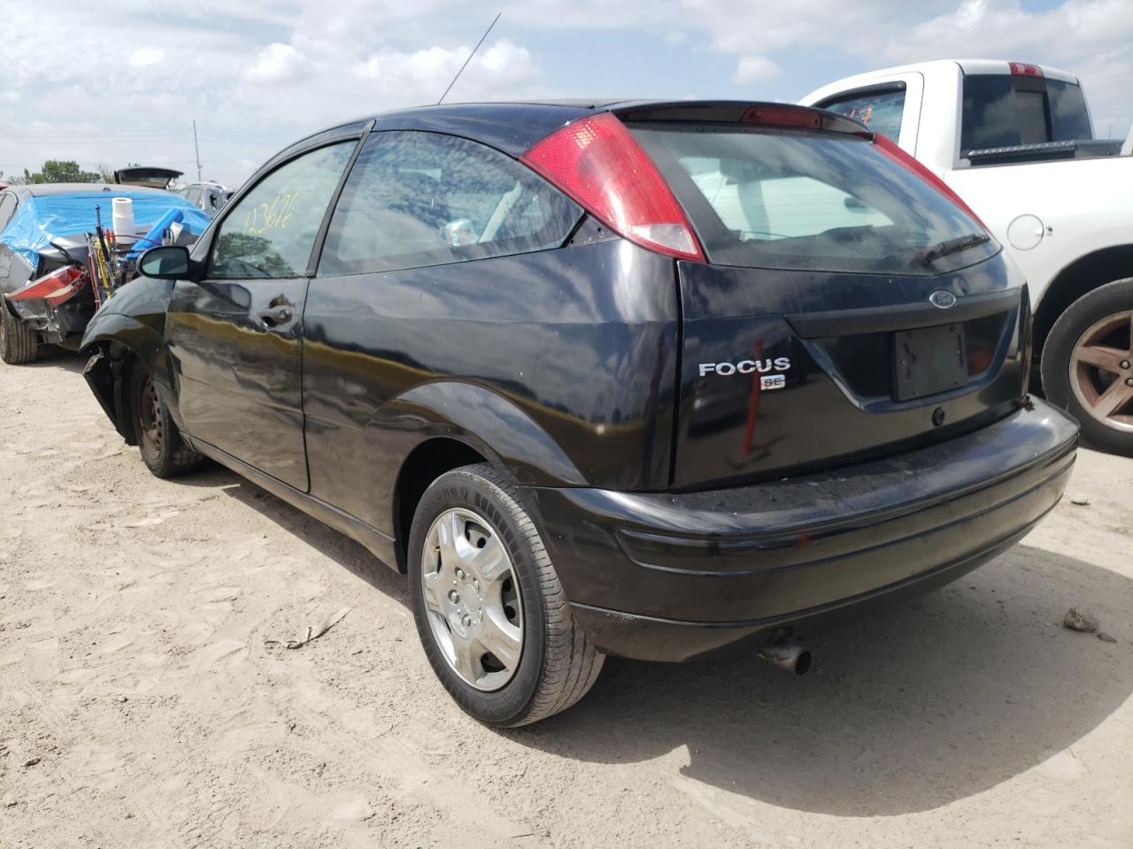 Photo 3 from auction – 2007 FORD FOCUS with VIN 1FAFP31N47W347409