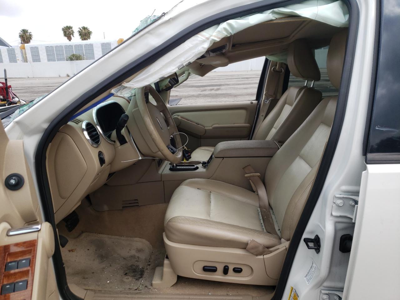 Photo 5 from auction – 2010 FORD EXPLORER E with VIN 1FMEU6EE5AUB16107