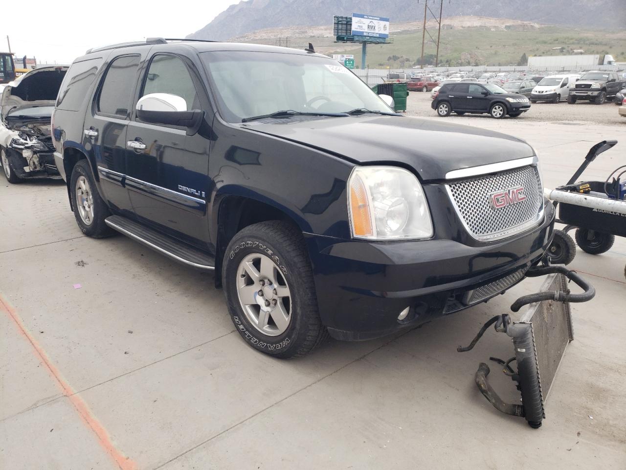 GMC YUKON DENA 2008 with VIN 1GKFK63858J246030 - Photo from auction