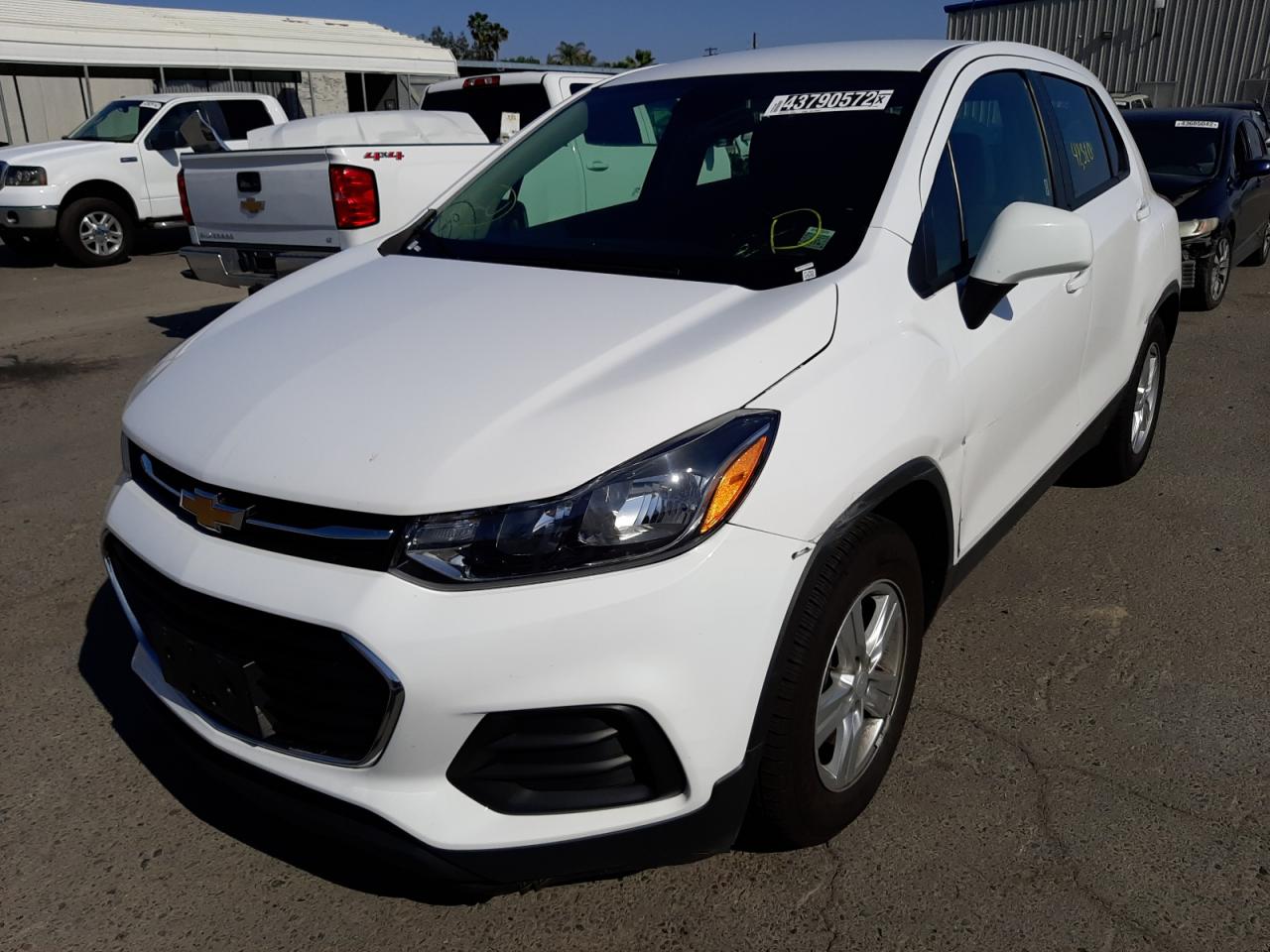 Photo 2 from auction – 2019 CHEVROLET TRAX LS with VIN 3GNCJKSB3KL190314