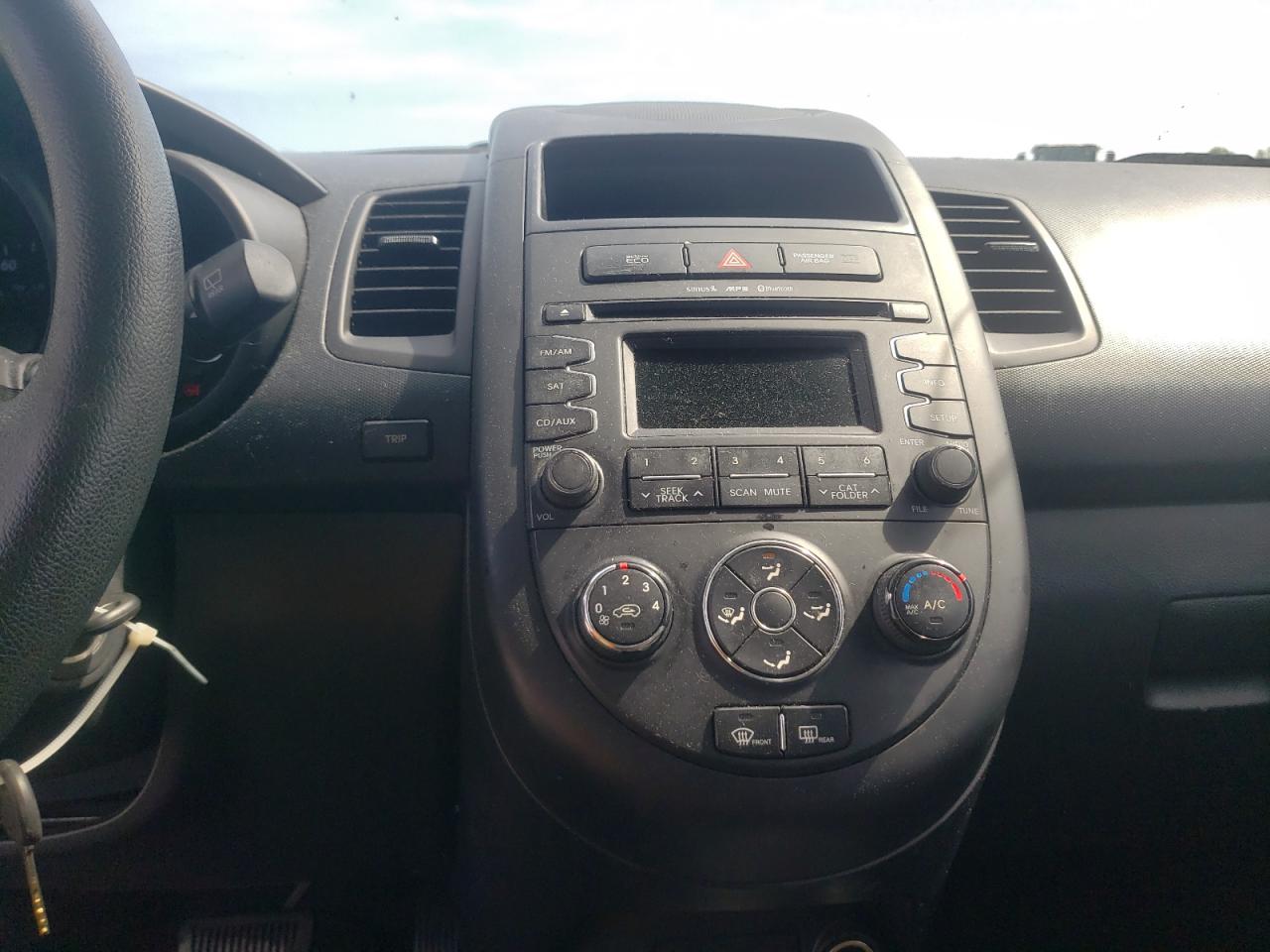 Photo 9 from auction – 2013 KIA SOUL with VIN KNDJT2A58D7630900