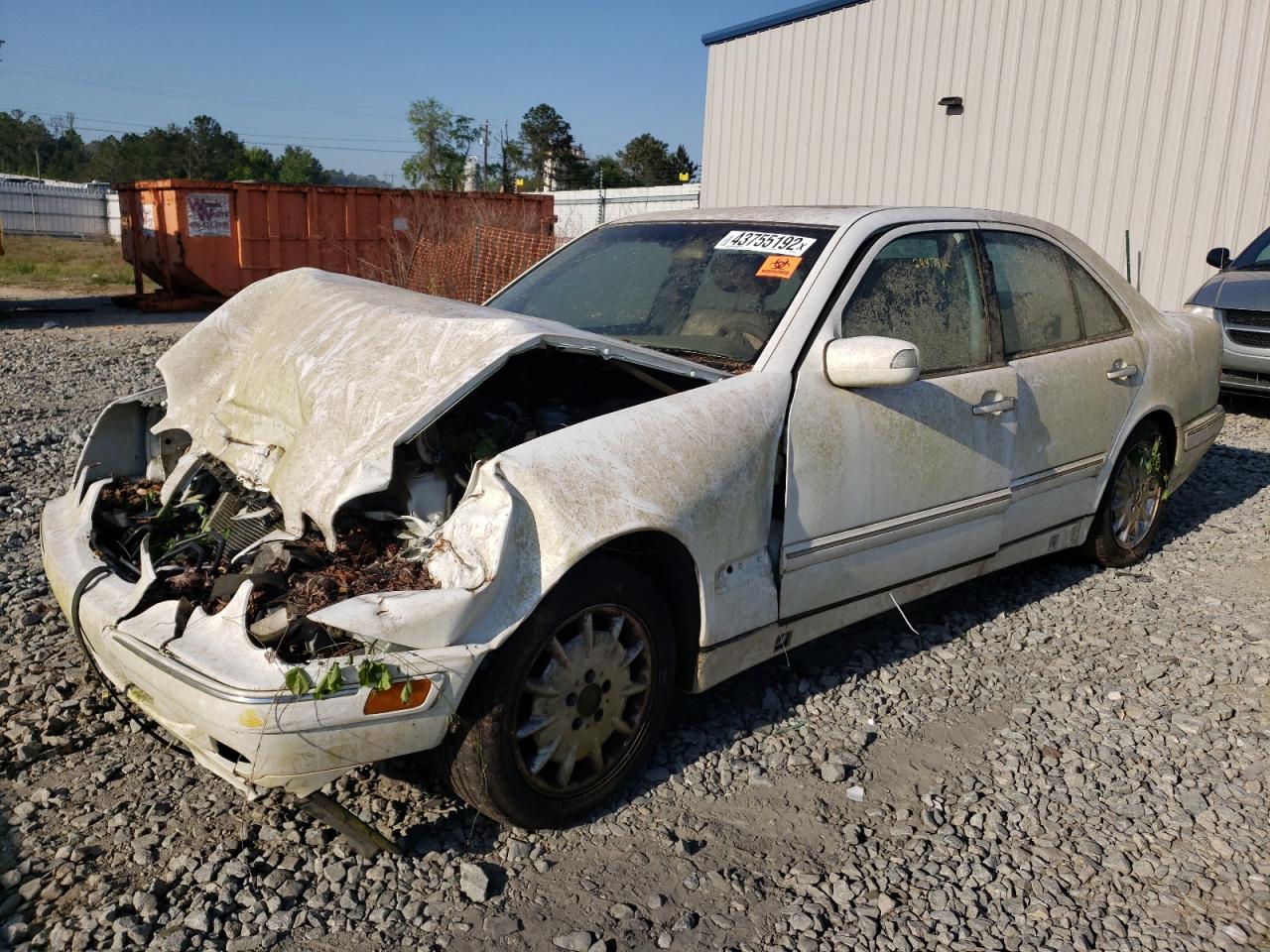 Photo 2 from auction – 2001 MERCEDES-BENZ E 320 with VIN WDBJF65J41B332051