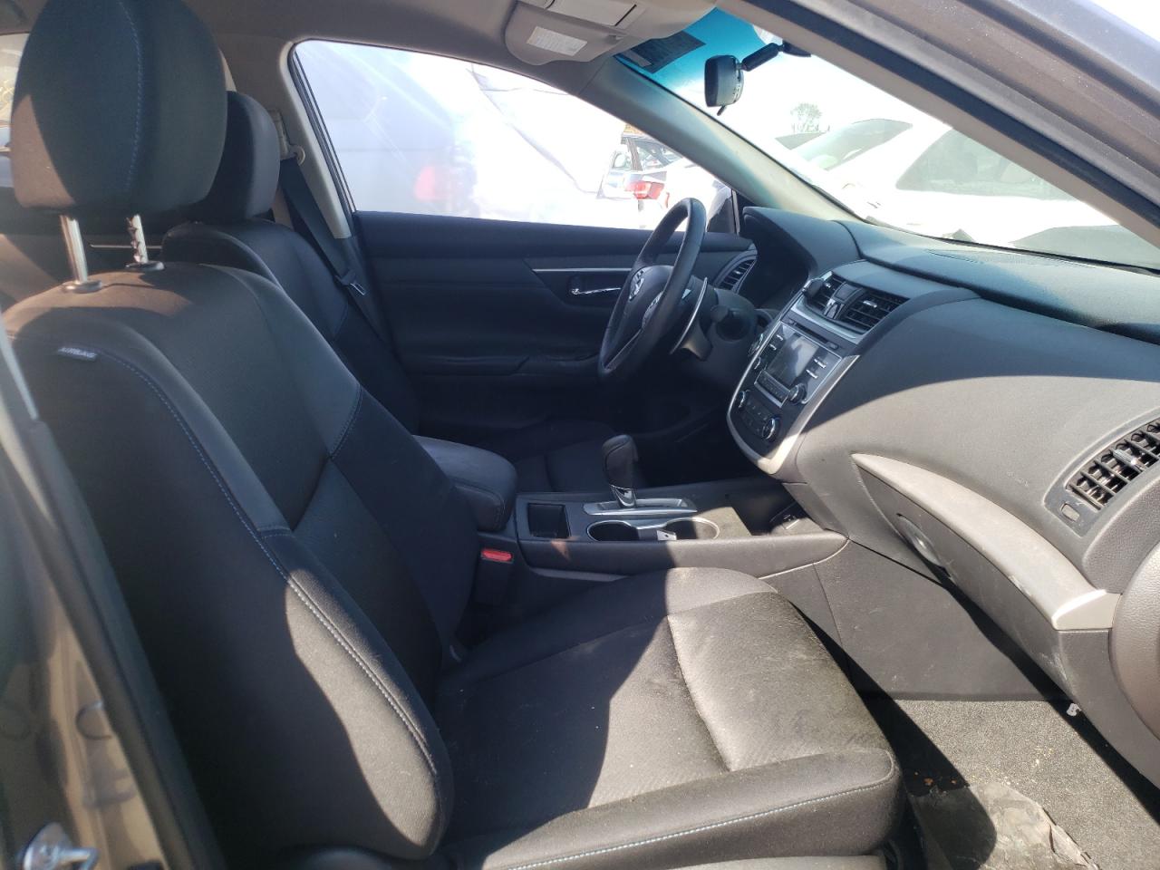 Photo 5 from auction – 2016 NISSAN ALTIMA 2.5 with VIN 1N4AL3AP3GC174779