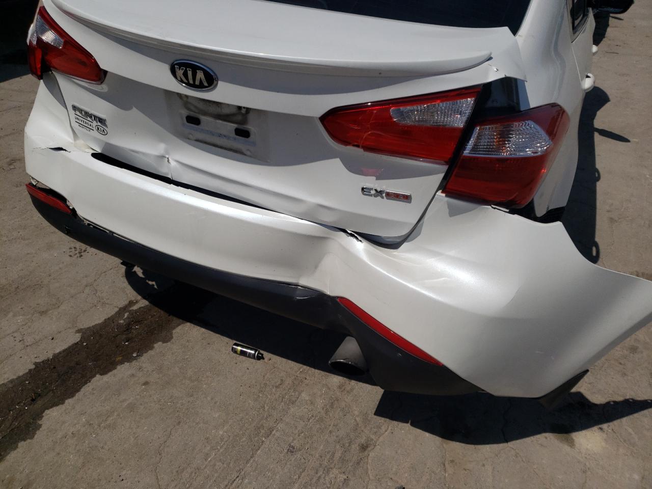 Photo 9 from auction – 2015 KIA FORTE EX with VIN KNAFZ4A86F5348227