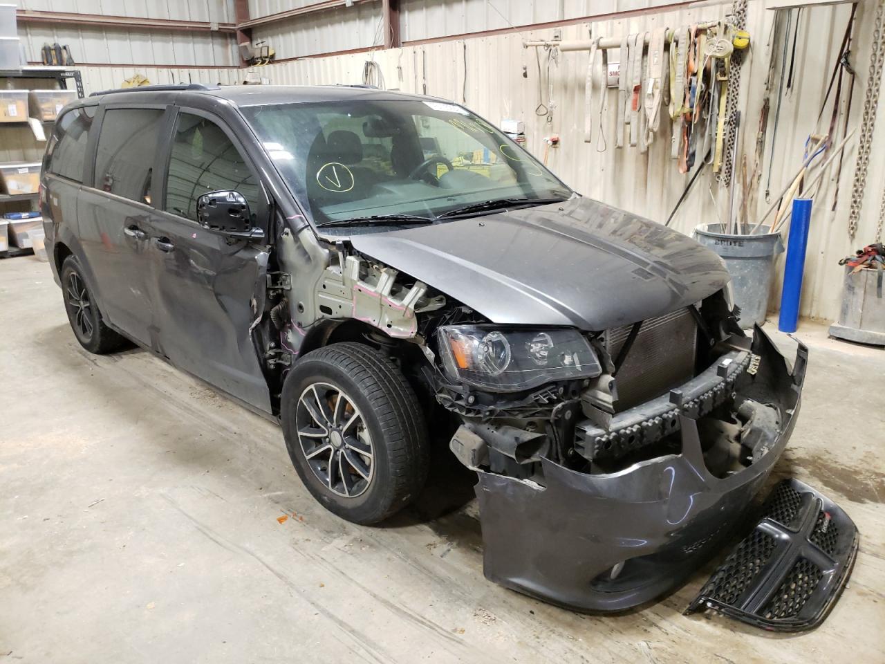 DODGE GRAND CARA 2019 with VIN 2C4RDGEG4KR623026 - Photo from auction