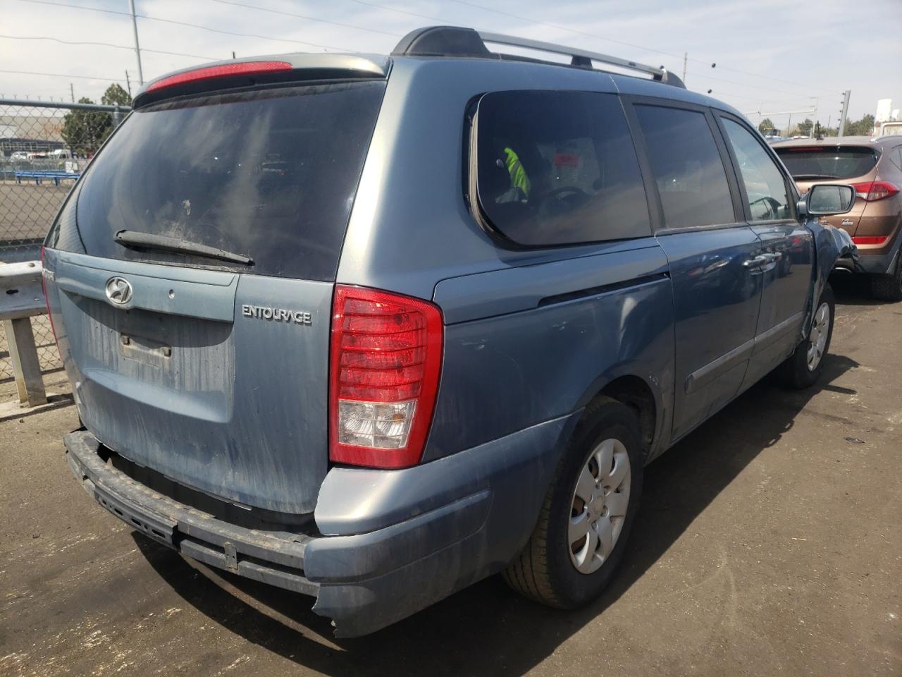 Photo 4 from auction – 2007 HYUNDAI ENTOURAGE with VIN KNDMC233X76032343