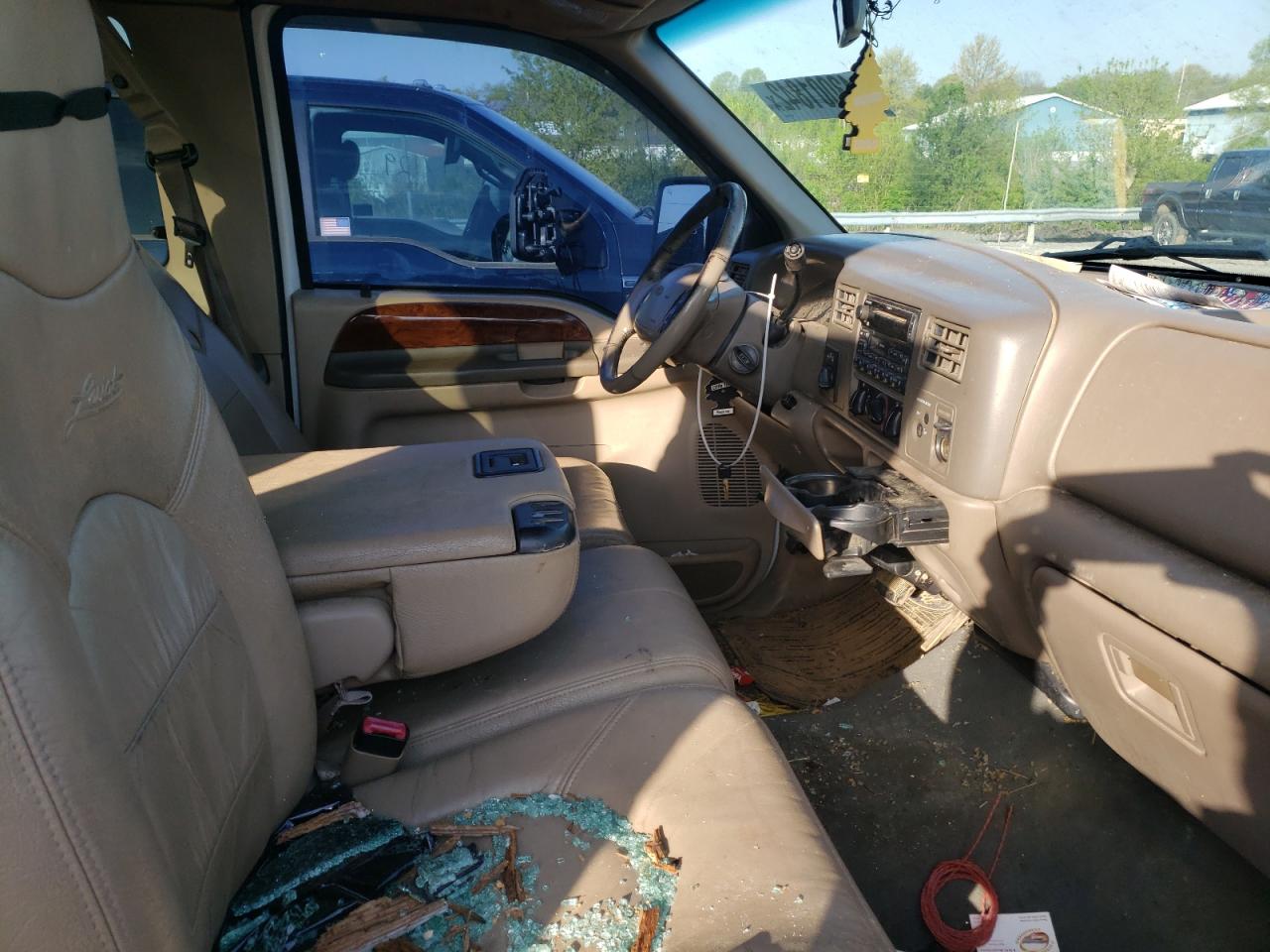 Photo 6 from auction – 2000 FORD F350 SUPER with VIN 1FTWX33F1YED69438