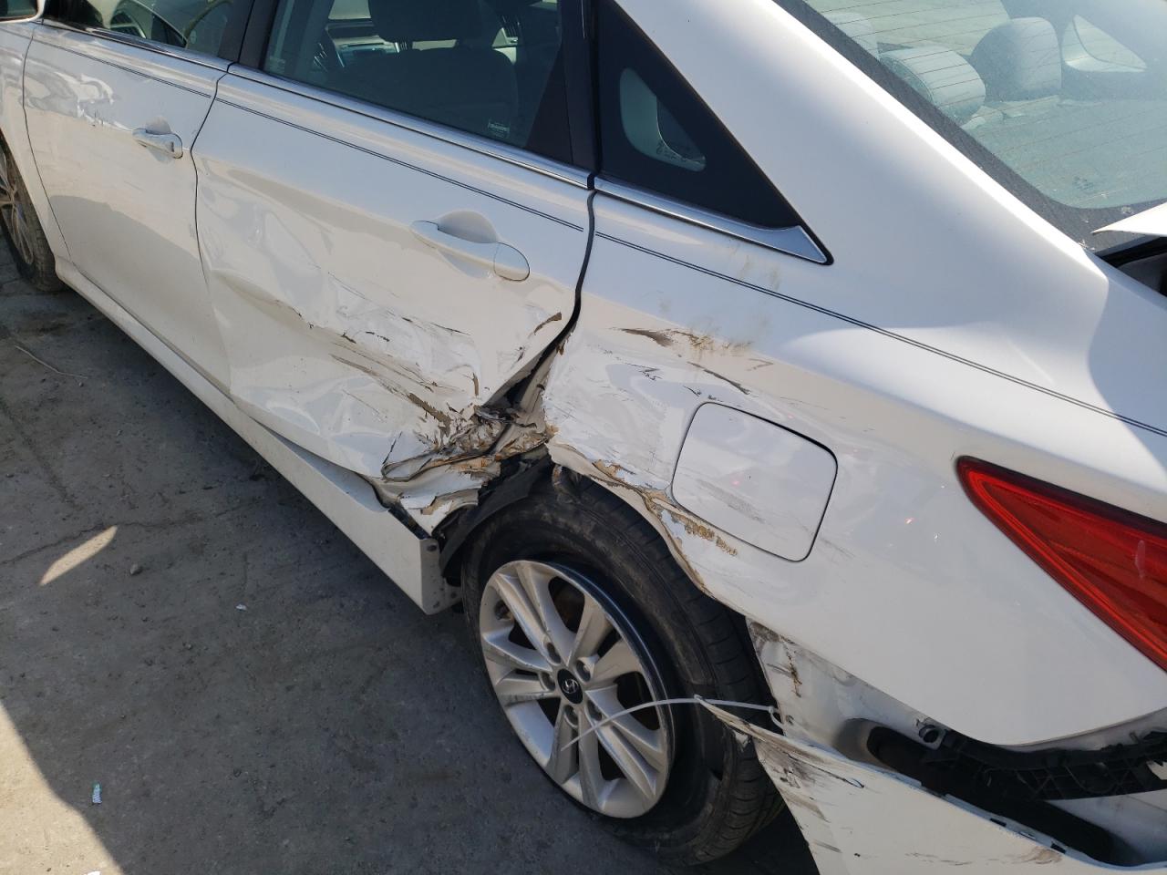 Photo 9 from auction – 2014 HYUNDAI SONATA GLS with VIN 5NPEB4AC4EH872210
