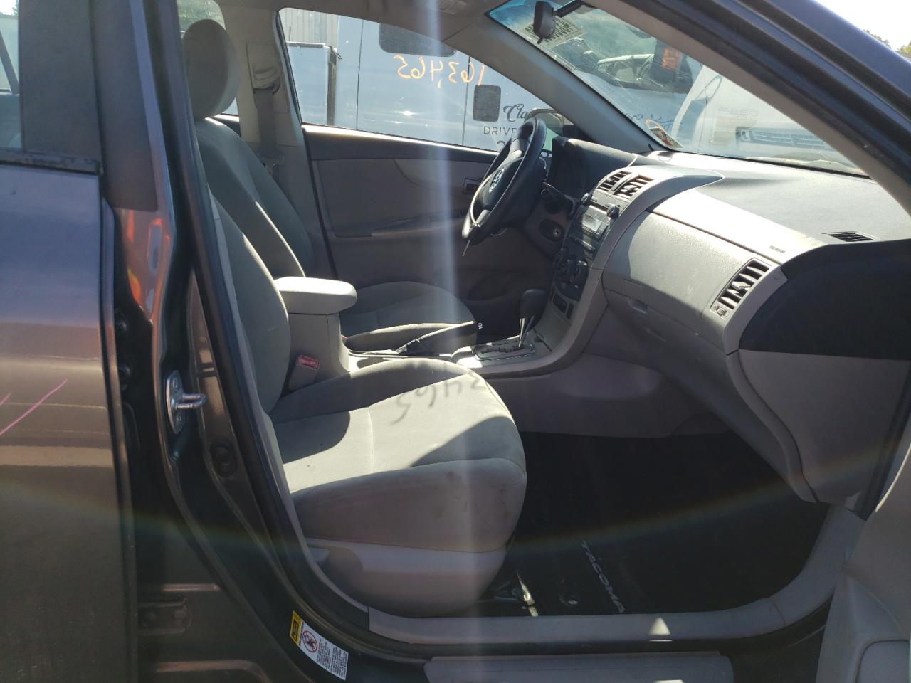 Photo 5 from auction – 2011 TOYOTA CAROLLA with VIN 2T1BU4EEXBC545804