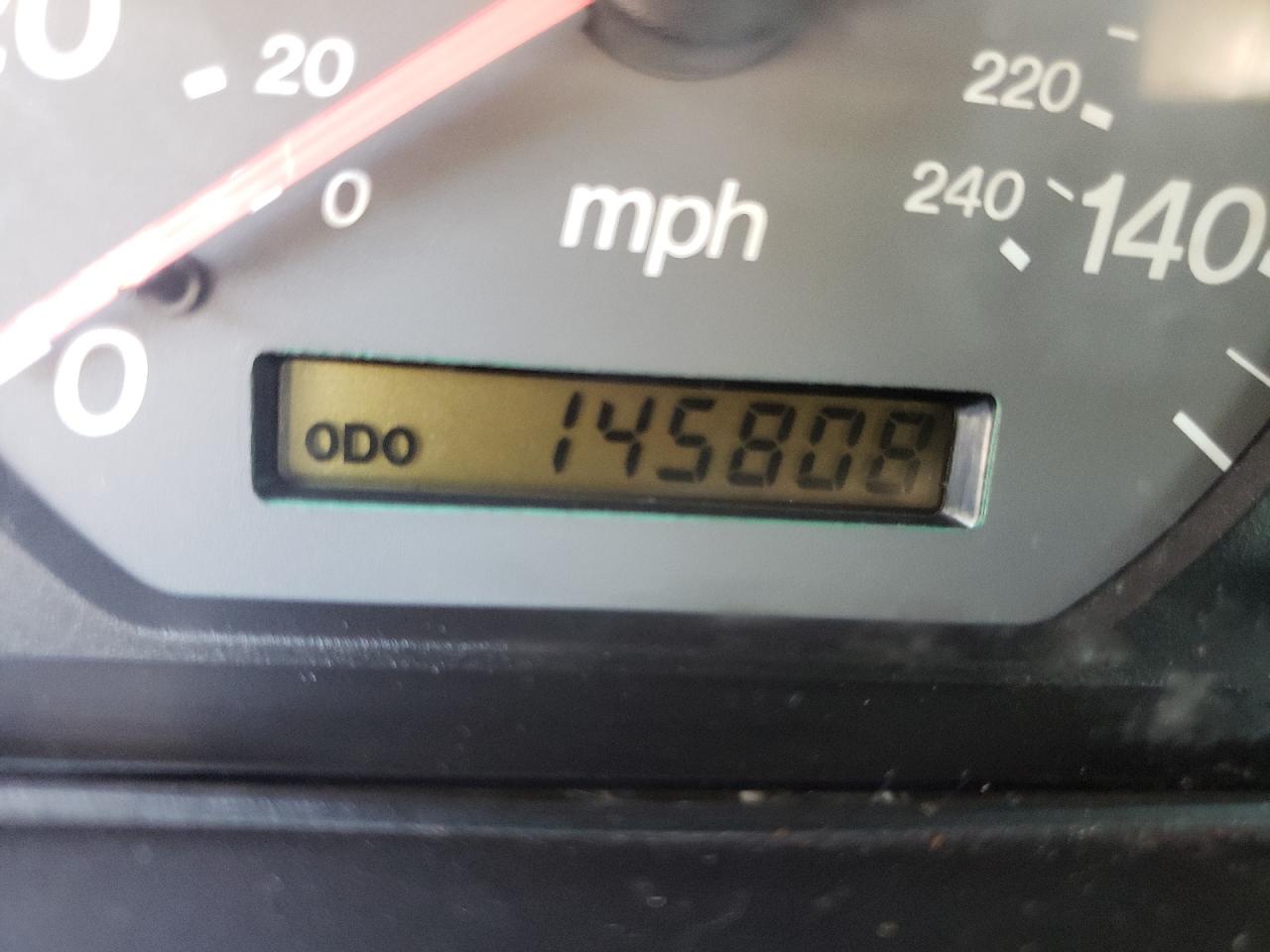 Photo 8 from auction – 2002 MAZDA 626 LX with VIN 1YVGF22C125263291