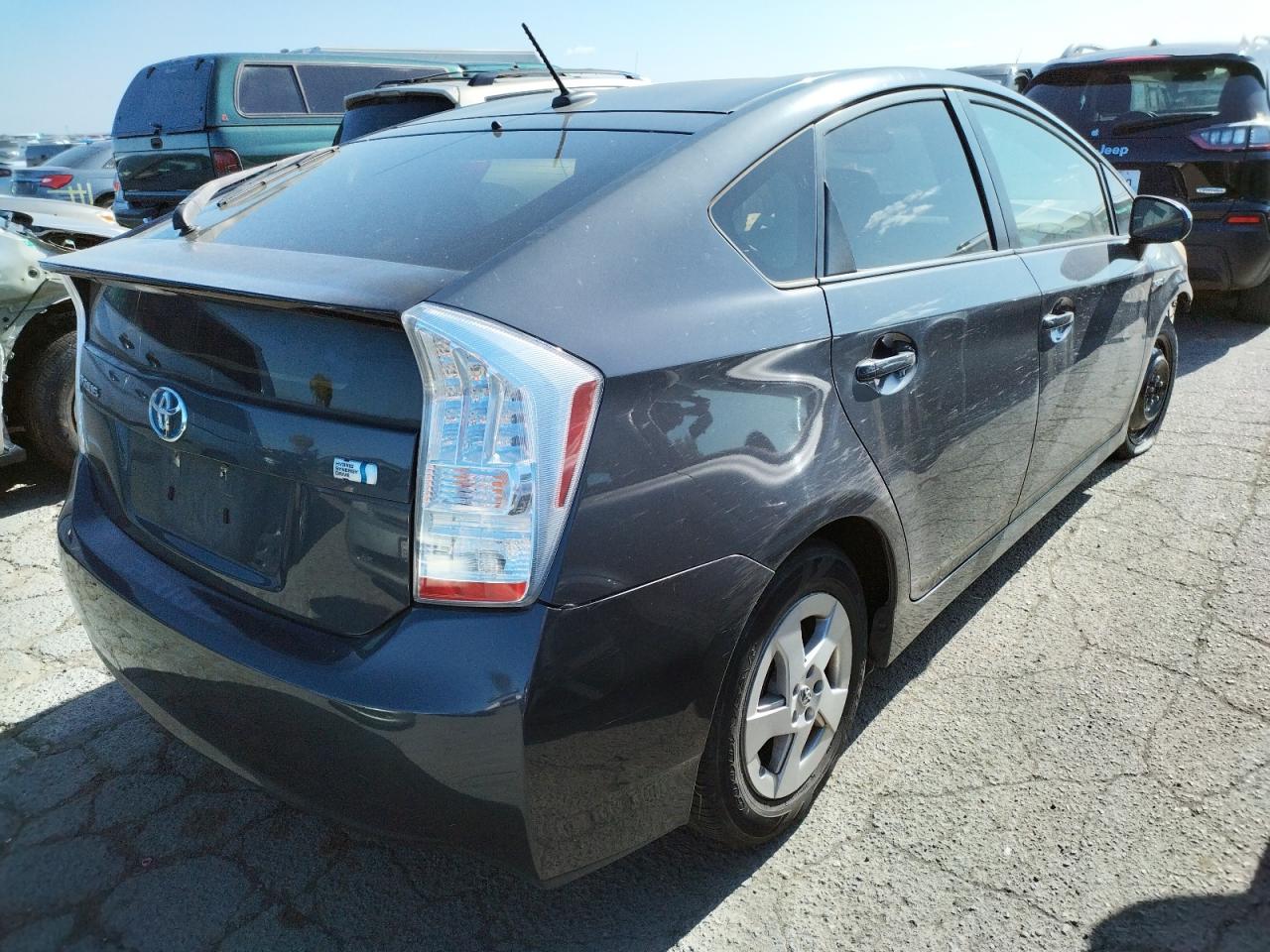 Photo 4 from auction – 2011 TOYOTA PRIUS with VIN JTDKN3DU8B0254003