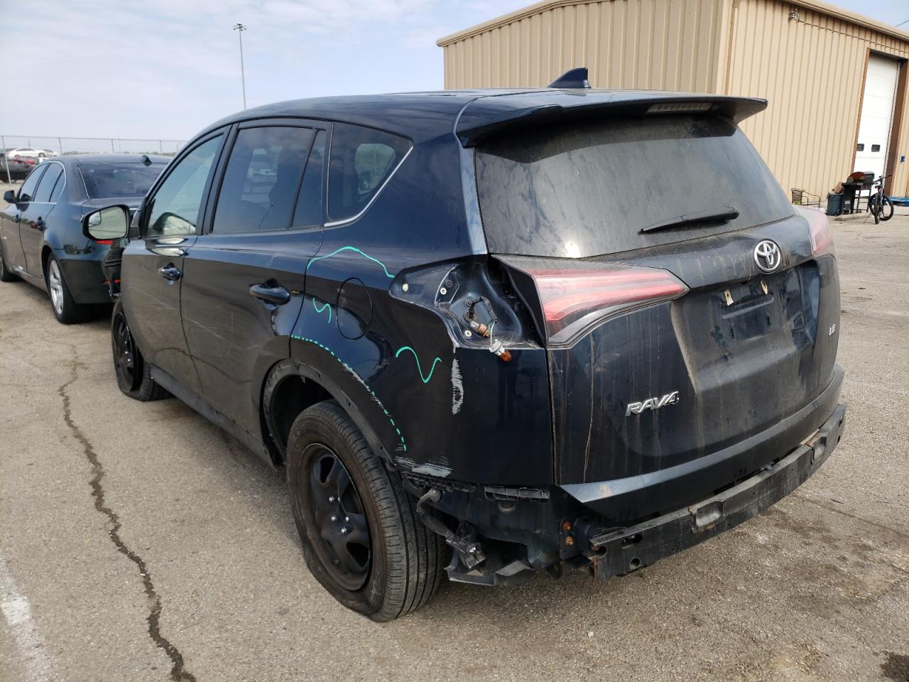 Photo 3 from auction – 2017 TOYOTA RAV4 LE with VIN JTMZFREV7HJ721310