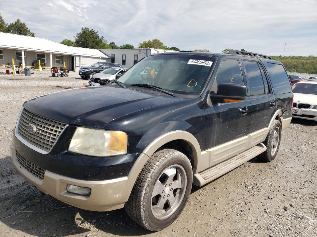 Photo 2 from auction – 2005 FORD EXPEDITION with VIN 1FMPU17515LA41944