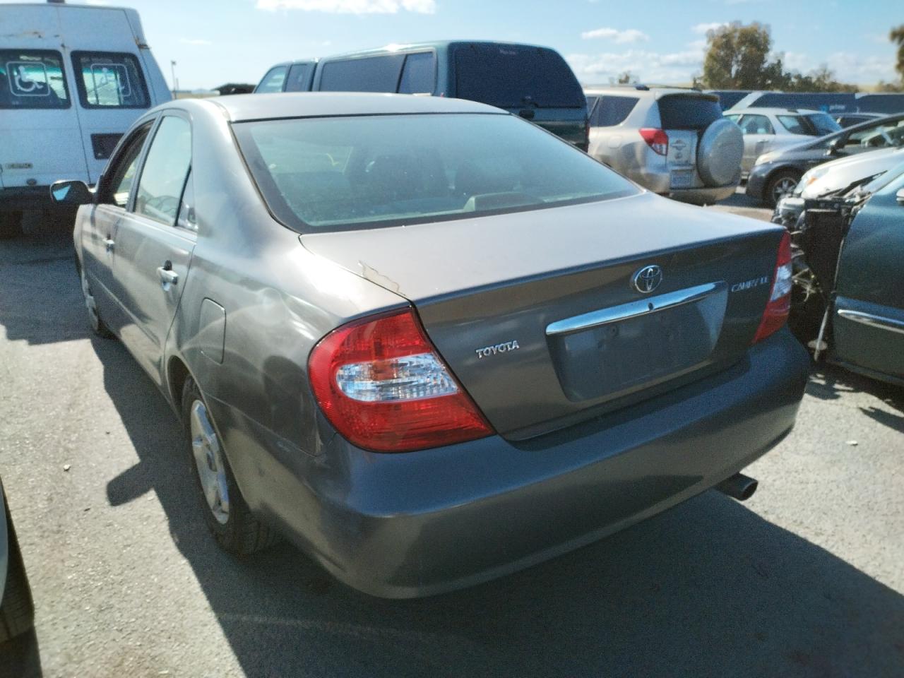 Photo 3 from auction – 2003 TOYOTA CAMRY with VIN 4T1BE32K93U696294