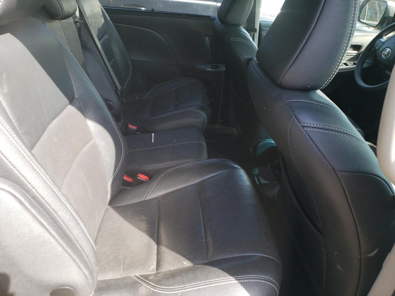 Photo 6 from auction – 2017 TOYOTA SIENNA SE with VIN 5TDXZ3DC8HS812178