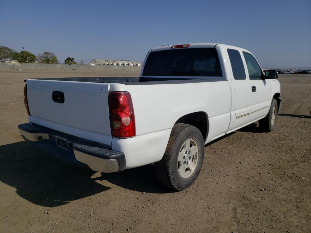 Photo 4 from auction – 2005 CHEVROLET SILVERADO with VIN 2GCEC19V051240498