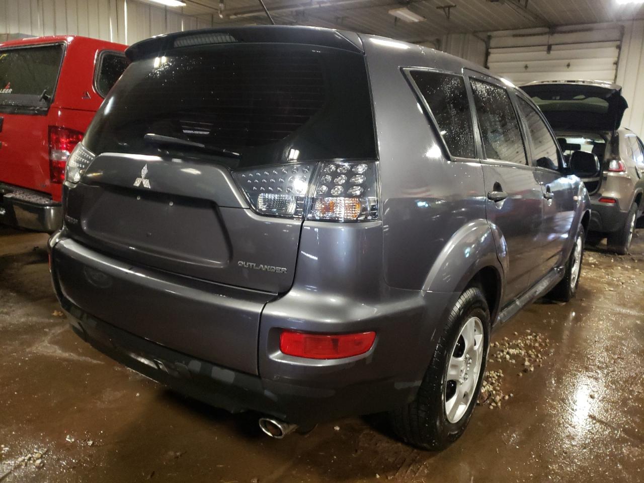 Photo 4 from auction – 2010 MITSUBISHI OUTLANDER with VIN JA4AS2AW3AZ005374