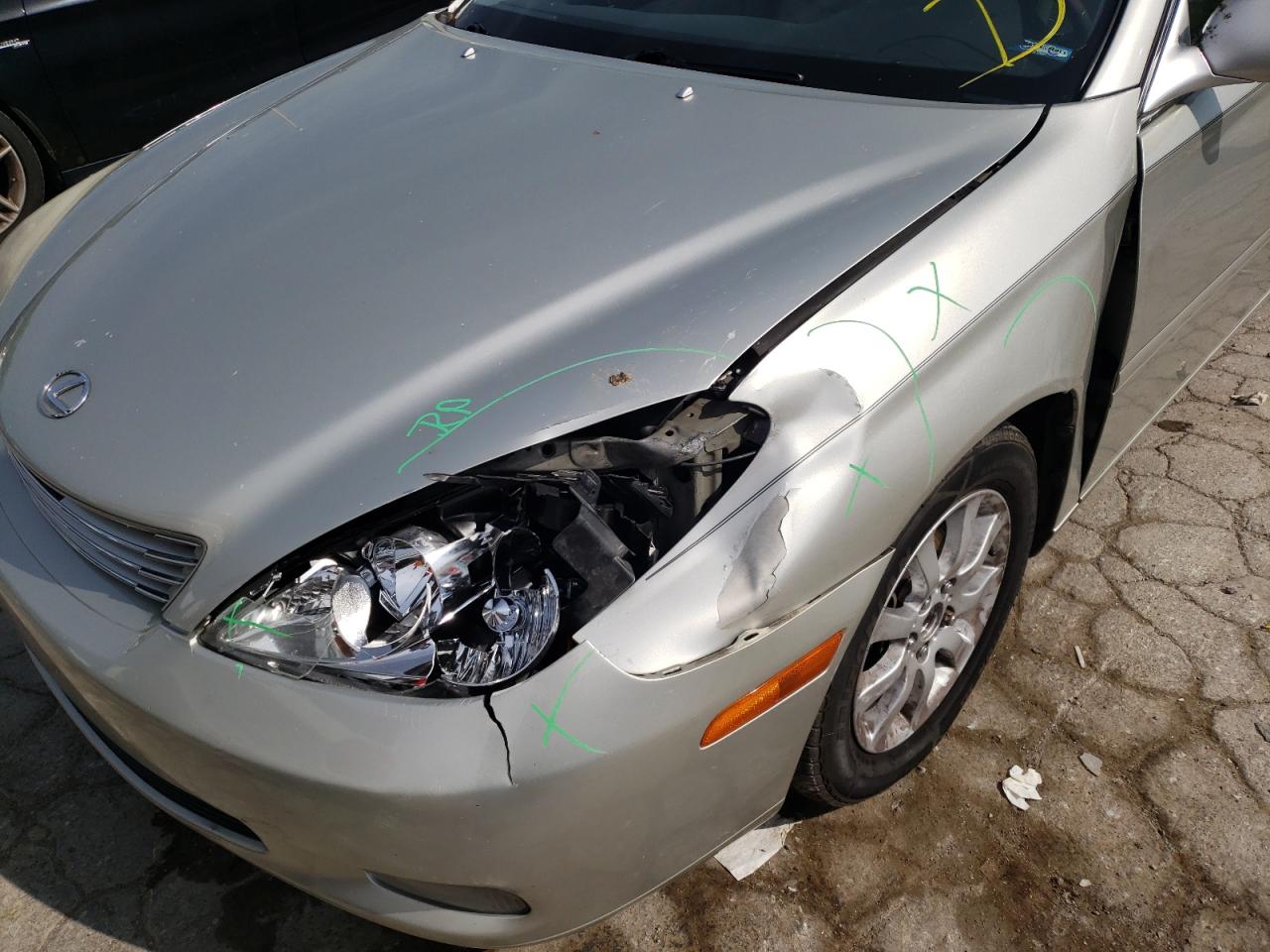 Photo 9 from auction – 2002 LEXUS ES 300 with VIN JTHBF30G420073363