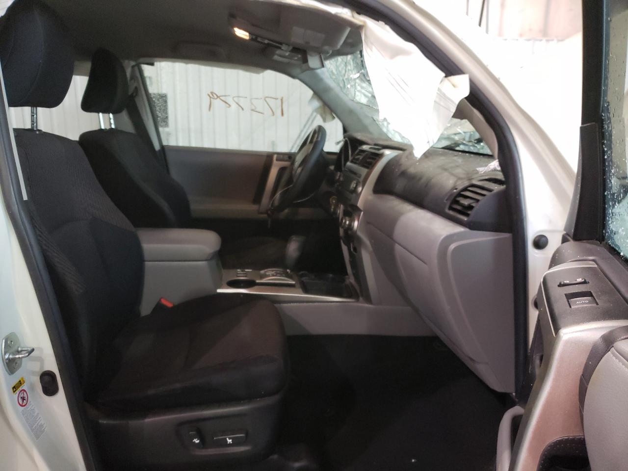 Photo 5 from auction – 2012 TOYOTA 4RUNNER SR with VIN JTEZU5JR9C5035015