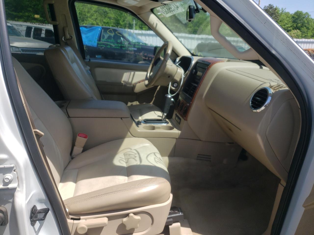Photo 5 from auction – 2010 FORD EXPLORER E with VIN 1FMEU6EE6AUA43202