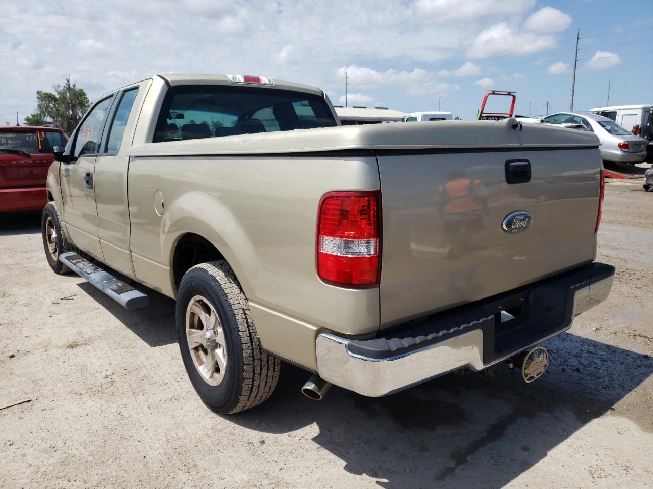 Photo 3 from auction – 2007 FORD F150 with VIN 1FTRX12W47NA77705