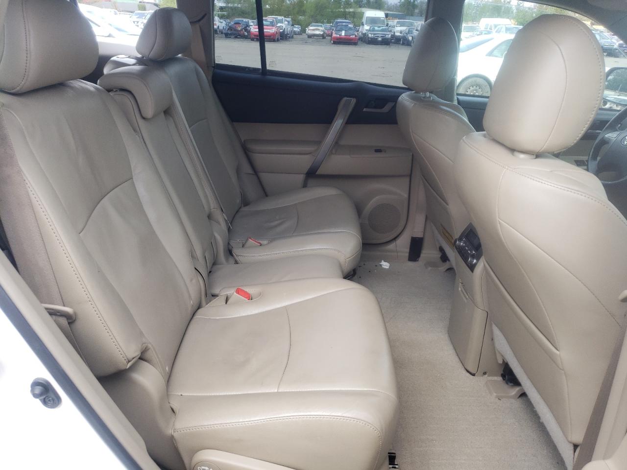 Photo 6 from auction – 2010 TOYOTA HIGHLANDER with VIN 5TDJK3EH4AS037646