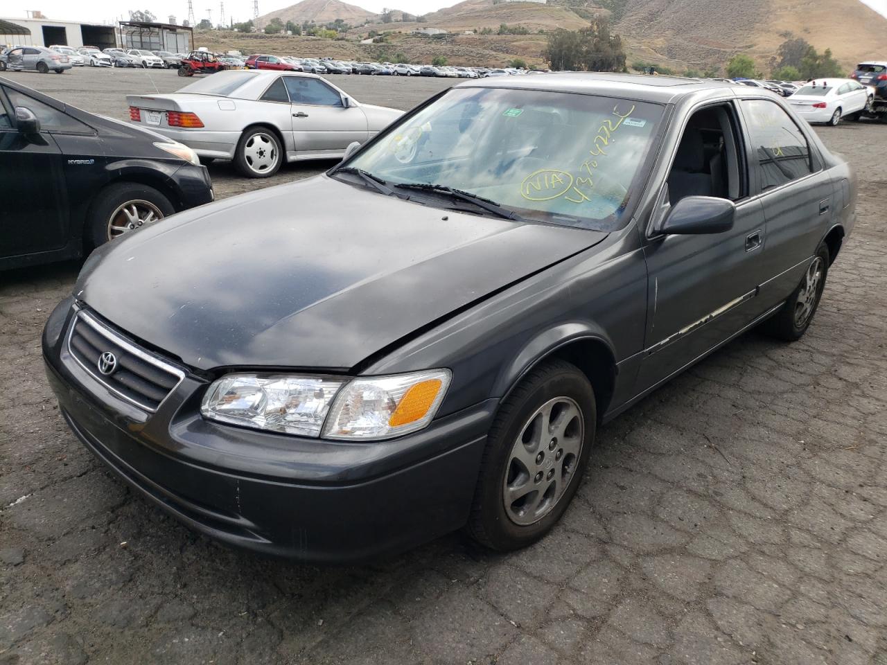 Photo 2 from auction – 2000 TOYOTA CAMRY LE with VIN 4T1BF28K8YU942841