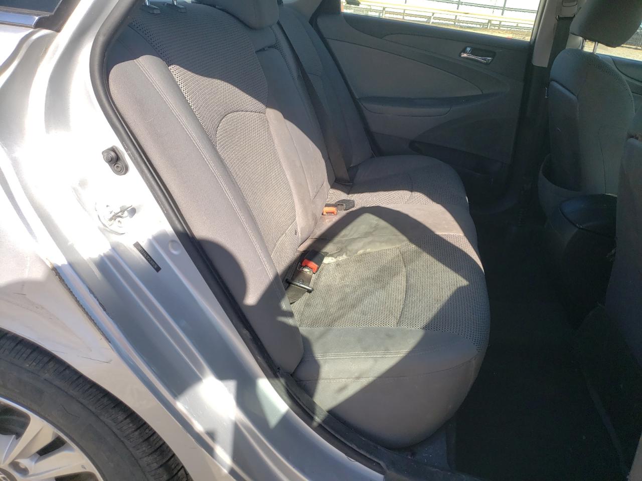 Photo 6 from auction – 2012 HYUNDAI SONATA GLS with VIN 5NPEB4AC8CH368126