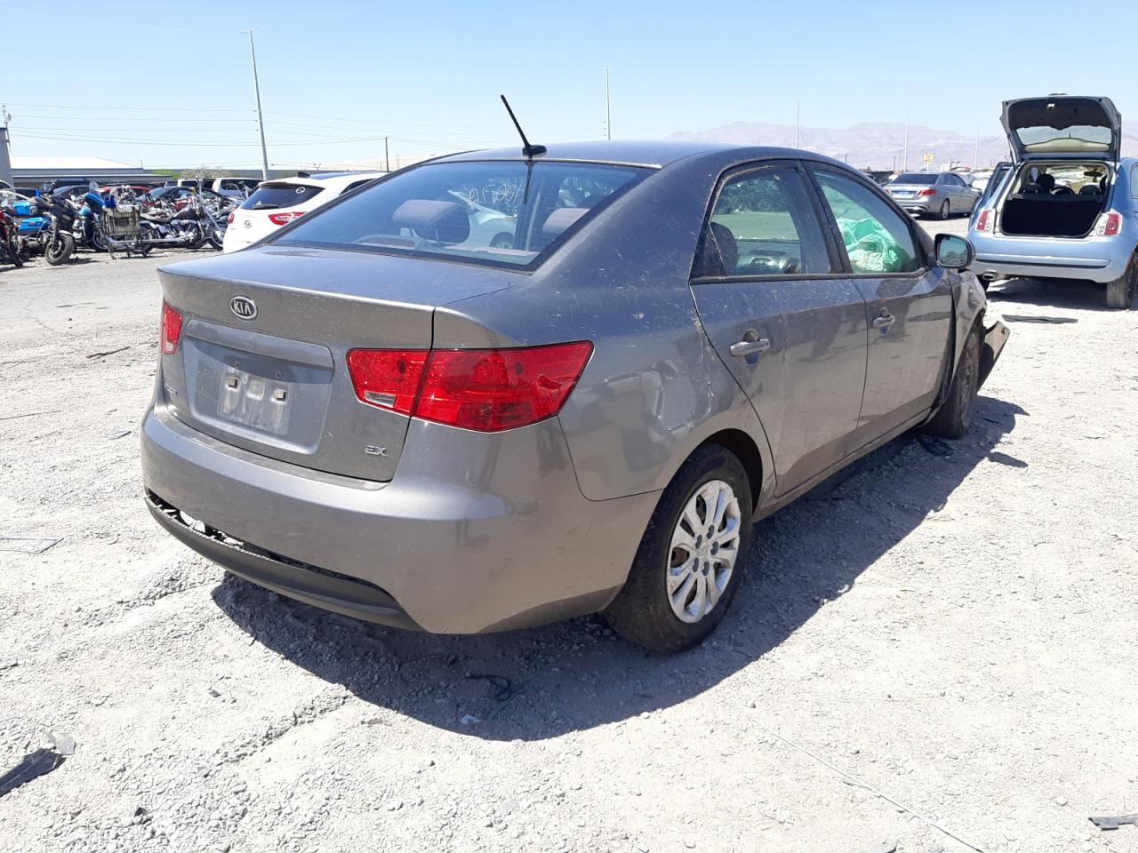 Photo 4 from auction – 2013 KIA FORTE EX with VIN KNAFU4A27D5675386
