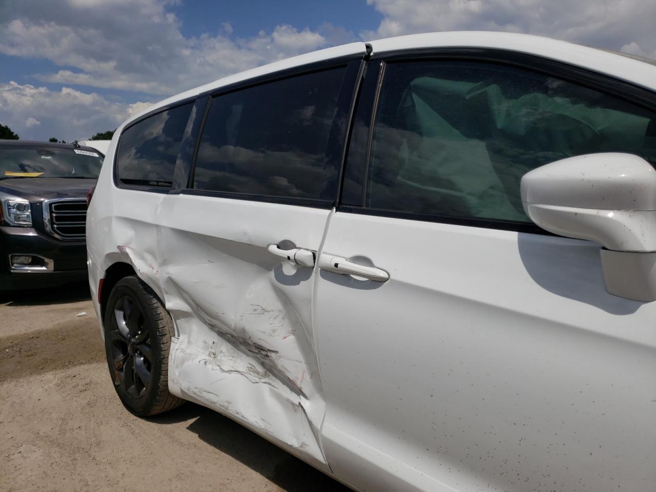 Photo 9 from auction – 2018 CHRYSLER PACIFICA T with VIN 2C4RC1FG8JR228909