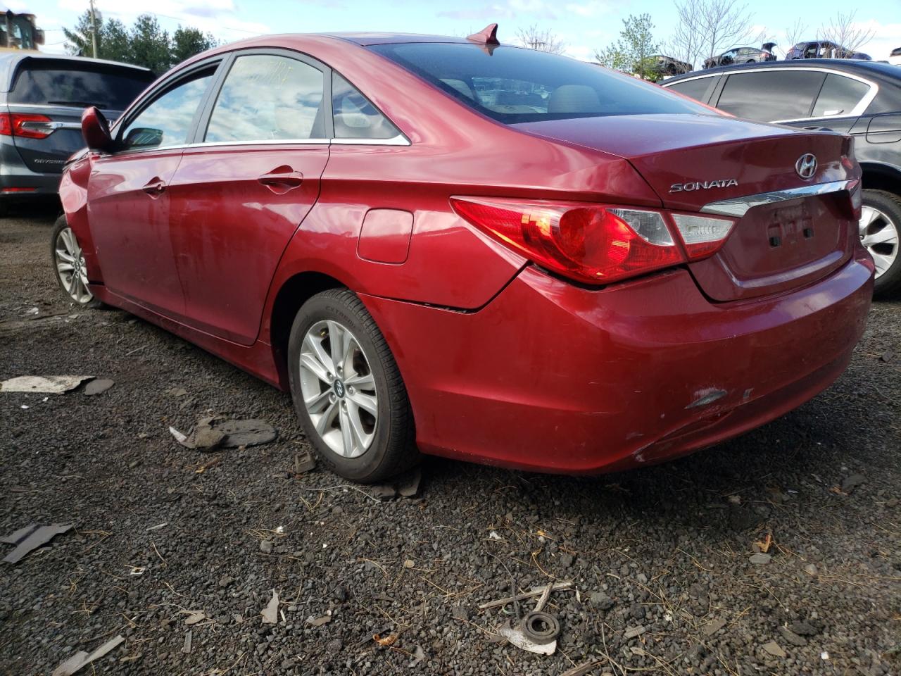 Photo 3 from auction – 2011 HYUNDAI SONATA with VIN 5NPEB4AC4BH095037