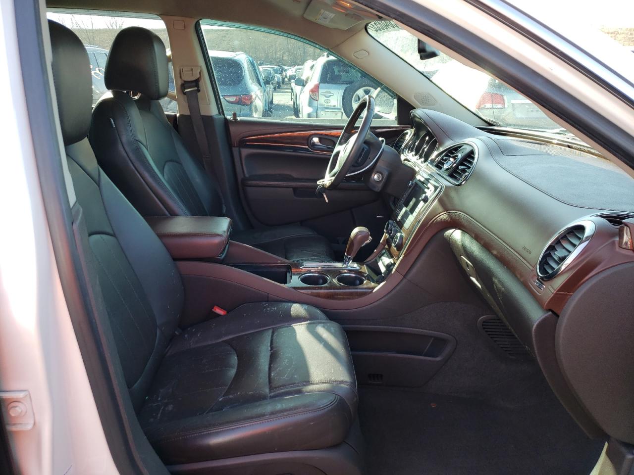 Photo 5 from auction – 2014 BUICK ENCLAVE with VIN 5GAKVBKD0EJ211367