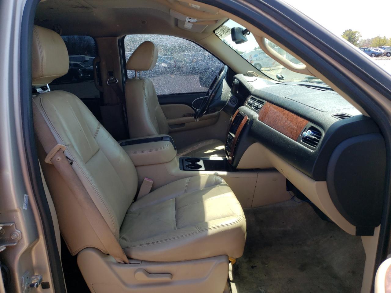 Photo 5 from auction – 2007 CHEVROLET SUBURBAN K with VIN 1GNFK16337J168576