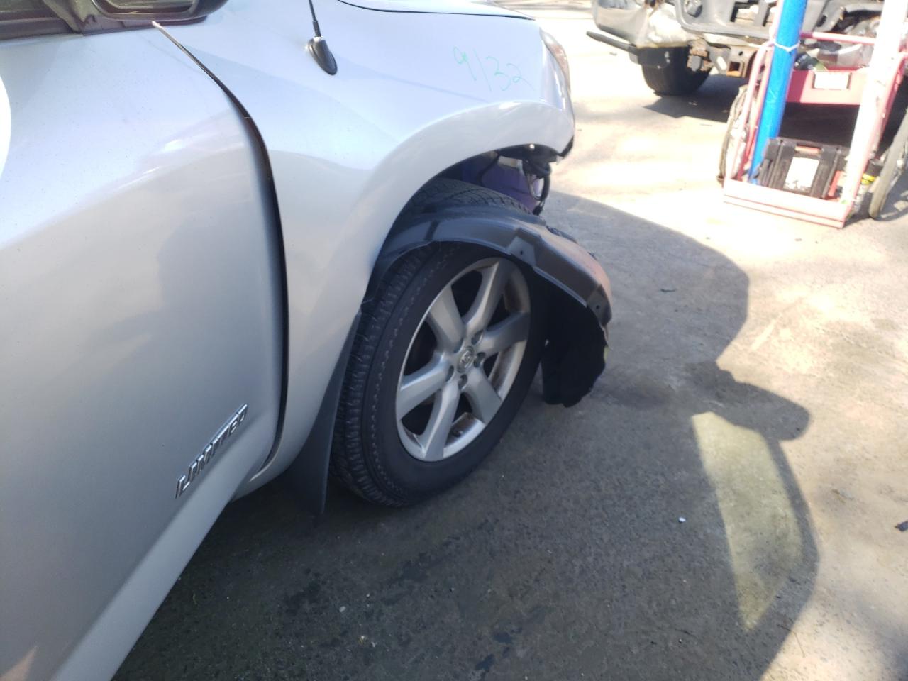 Photo 9 from auction – 2007 TOYOTA RAV4 LIMIT with VIN JTMBD31V075097139