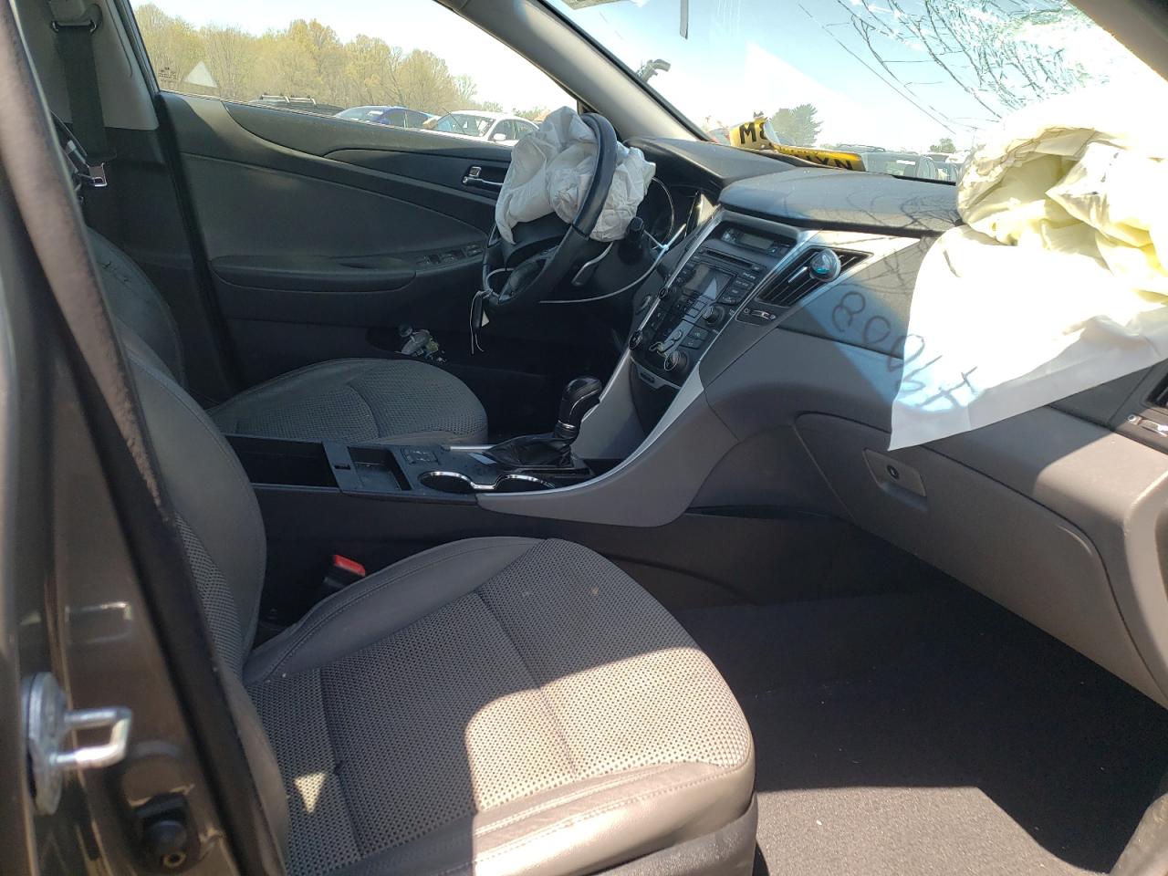 Photo 5 from auction – 2013 HYUNDAI SONATA SE with VIN 5NPEC4AC9DH534751