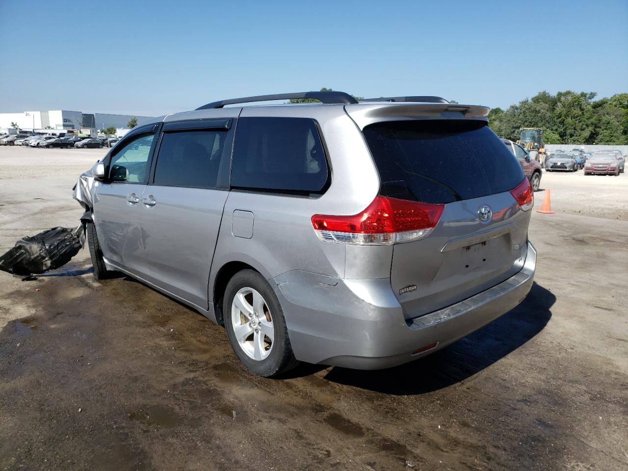 Photo 3 from auction – 2012 TOYOTA SIENNA LE with VIN 5TDKK3DC6CS185746