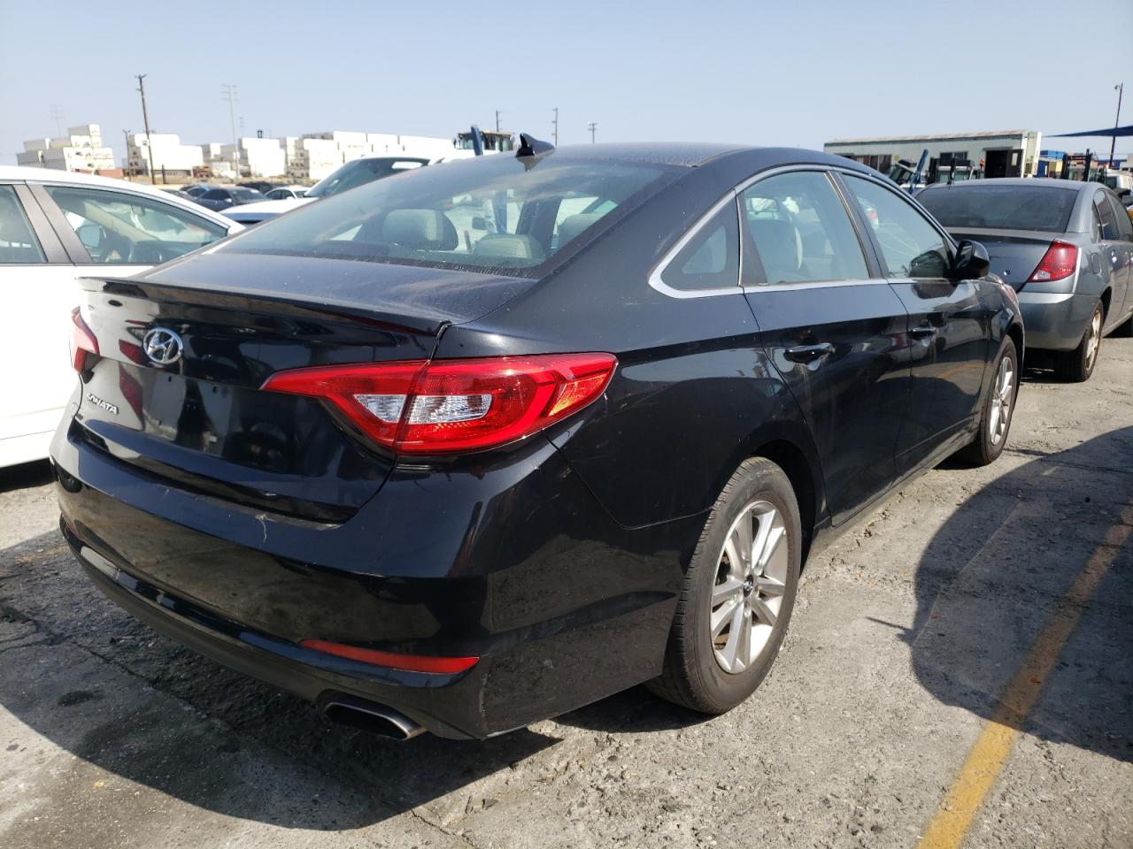 Photo 4 from auction – 2016 HYUNDAI SONATA SE with VIN 5NPE24AF3GH393144