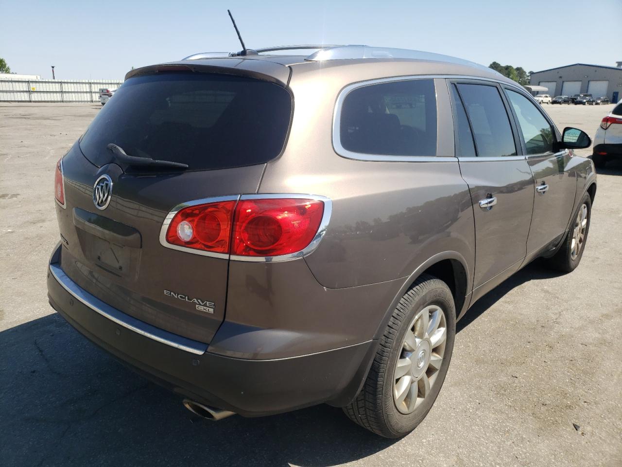 Photo 4 from auction – 2011 BUICK ENCLAVE CX with VIN 5GAKVBED9BJ145909