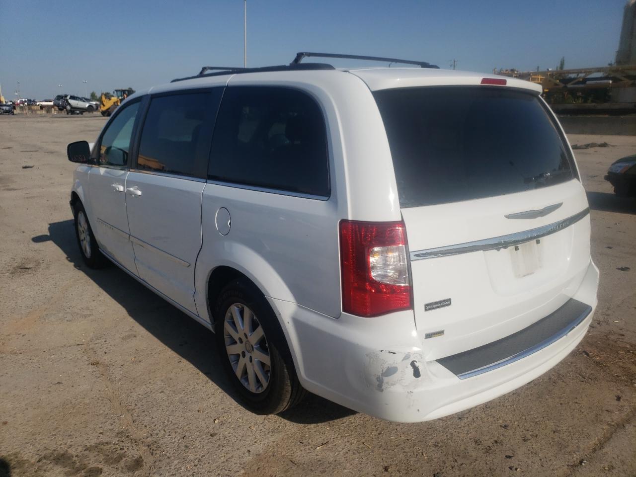 Photo 3 from auction – 2014 CHRYSLER TOWN & COU with VIN 2C4RC1BG4ER358973