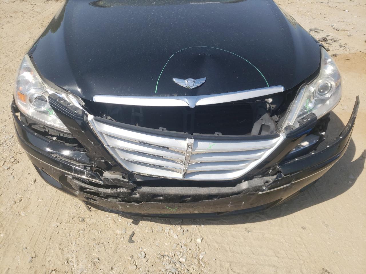 Photo 9 from auction – 2011 HYUNDAI GENESIS 4. with VIN KMHGC4DF8BU126903