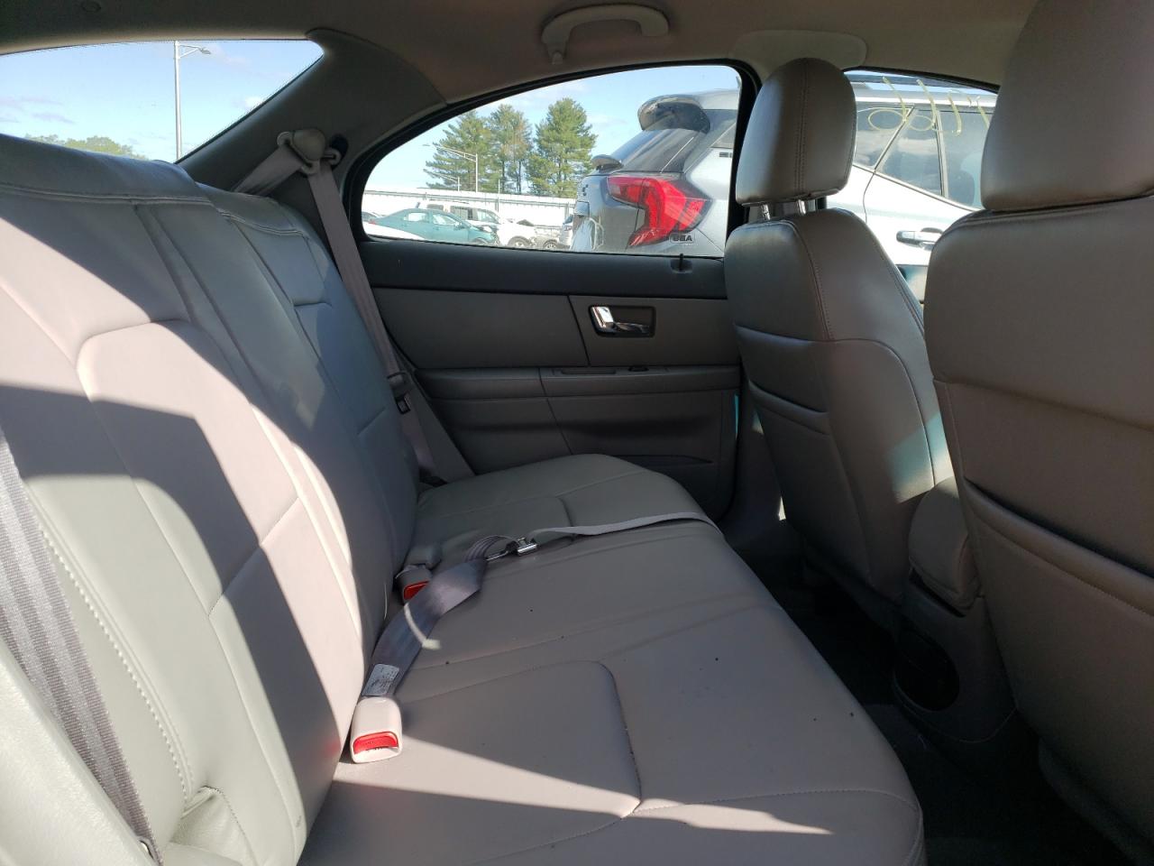 Photo 6 from auction – 2000 FORD TAURUS SE with VIN 1FAFP58U3YG147853