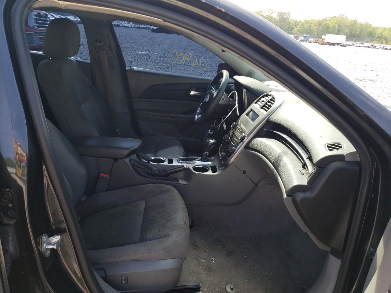 Photo 5 from auction – 2014 CHEVROLET MALIBU LS with VIN 1G11B5SL5EF291871